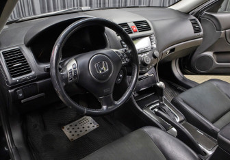 Подержанный автомобиль Honda Accord Sedan 2007 года (16 фото)