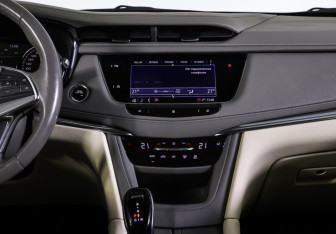 Подержанный автомобиль Cadillac XT5 2020 года (14 фото)
