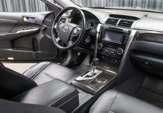Подержанный автомобиль Toyota Camry Sedan 2014 года (11 фото)