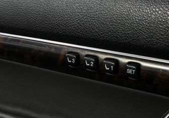 Подержанный автомобиль Toyota Land Cruiser Suv 2009 года (16 фото)