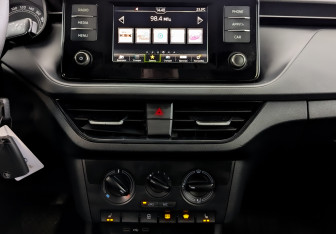 Подержанный автомобиль Skoda Rapid Liftback 2021 года (15 фото)