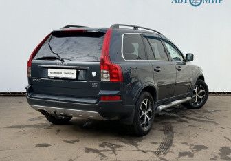 Подержанный автомобиль Volvo XC90 2007 года (5 фото)