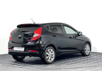 Подержанный автомобиль Hyundai Solaris Hatchback 2015 года (5 фото)