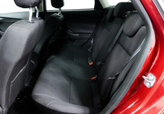 Подержанный автомобиль Ford Focus Hatchback 2018 года (12 фото)