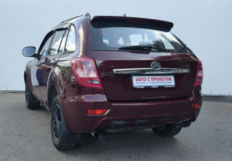 Подержанный автомобиль Lifan X60 2015 года (7 фото)
