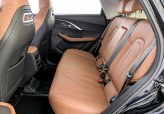 Подержанный автомобиль Omoda C5 2023 года (12 фото)