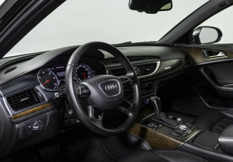 Подержанный автомобиль Audi A6 Sedan 2015 года (10 фото)