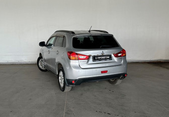 Подержанный автомобиль Mitsubishi ASX 2013 года (6 фото)
