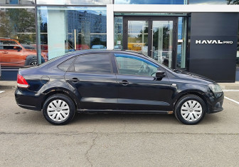 Подержанный автомобиль Volkswagen Polo Sedan 2013 года (4 фото)