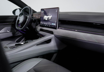 Подержанный автомобиль Zeekr 001 2023 года (9 фото)