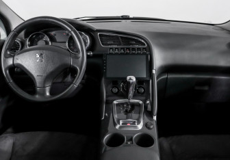 Подержанный автомобиль Peugeot 3008 2011 года (12 фото)