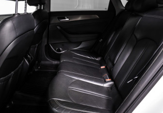 Подержанный автомобиль Hyundai Sonata 2017 года (12 фото)