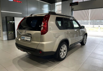 Подержанный автомобиль Nissan X-Trail 2012 года (4 фото)