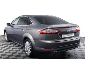 Подержанный автомобиль Ford Mondeo Sedan 2012 года (7 фото)
