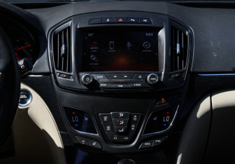 Подержанный автомобиль Opel Insignia Wagon 2014 года (11 фото)