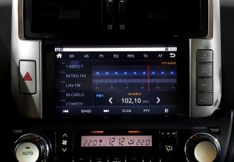 Подержанный автомобиль Toyota Land Cruiser Prado 2013 года (15 фото)