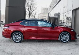 Подержанный автомобиль Toyota Camry Sedan 2021 года (4 фото)