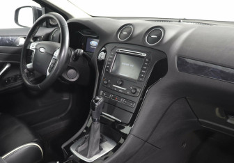 Подержанный автомобиль Ford Mondeo Sedan 2013 года (7 фото)