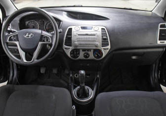 Подержанный автомобиль Hyundai i20 2009 года (13 фото)