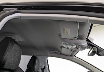 Подержанный автомобиль Peugeot 5008 Suv 2018 года (23 фото)