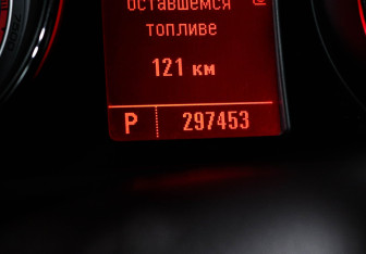 Подержанный автомобиль Opel Insignia Sedan 2010 года (11 фото)