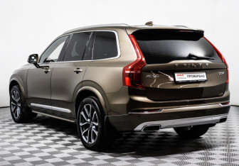 Подержанный автомобиль Volvo XC90 2017 года (7 фото)