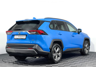 Подержанный автомобиль Toyota RAV4 2020 года (5 фото)