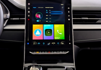 Подержанный автомобиль Москвич 6 2023 года (15 фото)