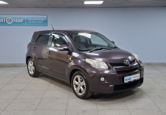 Подержанный автомобиль Toyota Ist 2007 года (3 фото)