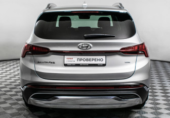 Подержанный автомобиль Hyundai Santa Fe 2021 года (6 фото)