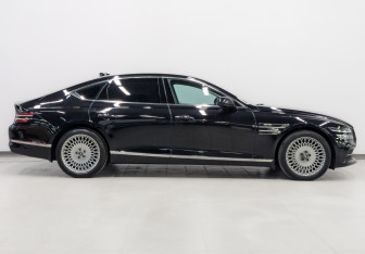 Подержанный автомобиль Genesis G80 2021 года (4 фото)