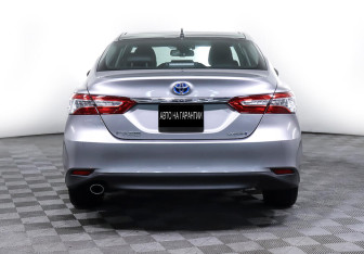 Подержанный автомобиль Toyota Camry Sedan 2022 года (6 фото)