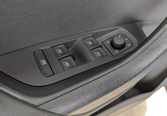 Подержанный автомобиль Skoda Karoq 2021 года (26 фото)