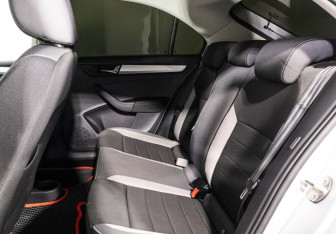 Подержанный автомобиль Skoda Rapid Liftback 2019 года (11 фото)
