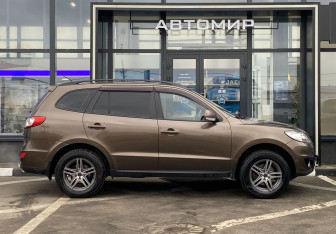 Подержанный автомобиль Hyundai Santa Fe 2012 года (4 фото)