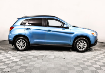 Подержанный автомобиль Mitsubishi ASX 2011 года (4 фото)