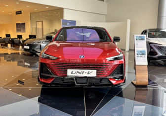Новый Changan UNI-V 2024 (5 фото)