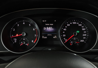 Подержанный автомобиль Volkswagen Passat Sedan 2017 года (11 фото)