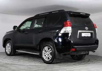 Подержанный автомобиль Toyota Land Cruiser Prado 2011 года (6 фото)