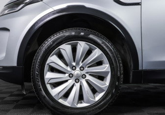 Подержанный автомобиль Land Rover Discovery Sport 2019 года (28 фото)