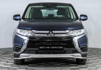 Подержанный автомобиль Mitsubishi Outlander 2017 года (2 фото)