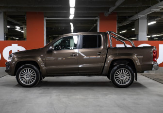 Подержанный автомобиль Volkswagen Amarok 2015 года (8 фото)