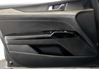 Подержанный автомобиль Kia K5 2021 года (19 фото)