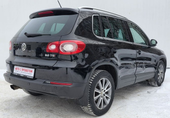 Подержанный автомобиль Volkswagen Tiguan 2009 года (5 фото)
