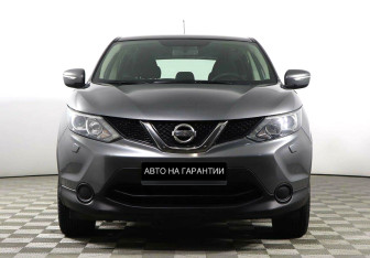 Подержанный автомобиль Nissan Qashqai 2014 года (2 фото)