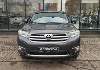 Подержанный автомобиль Toyota Highlander 2010 года (2 фото)