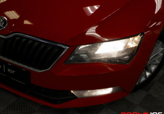 Подержанный автомобиль Skoda Superb Liftback 2016 года (16 фото)