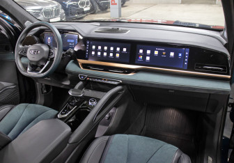 Подержанный автомобиль Geely Monjaro 2023 года (11 фото)