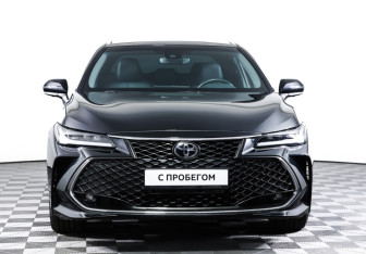 Подержанный автомобиль Toyota Avalon 2022 года (2 фото)