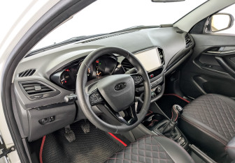 Подержанный автомобиль LADA (ВАЗ) Vesta Sedan 2019 года (16 фото)